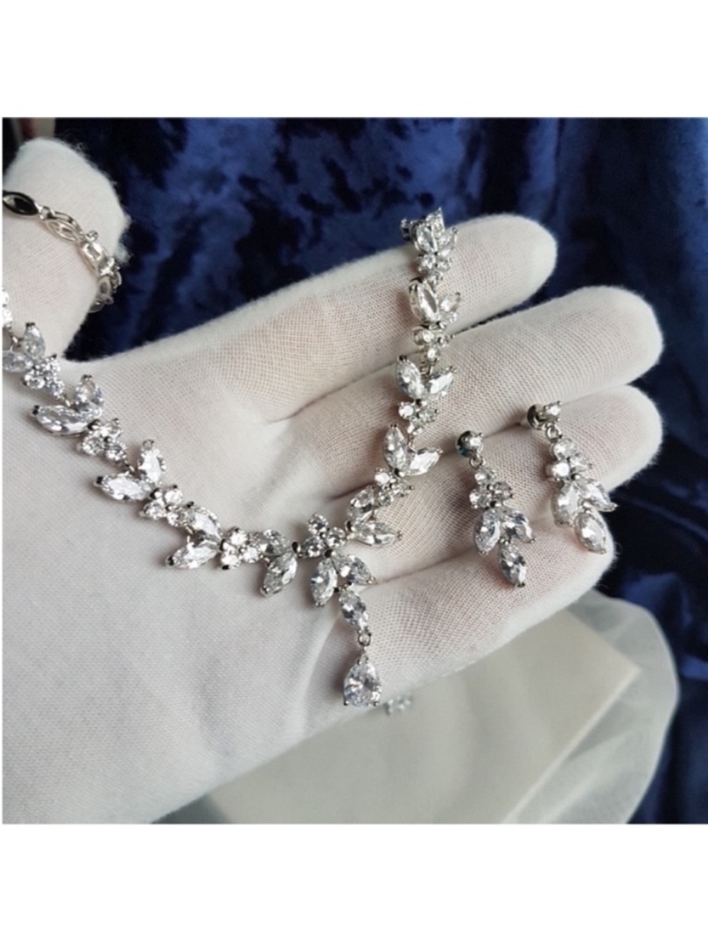 Swarovski Elements Platinum Marquis Teardrop Leaf Necklace & Earrings SET - Picture 3 of 16